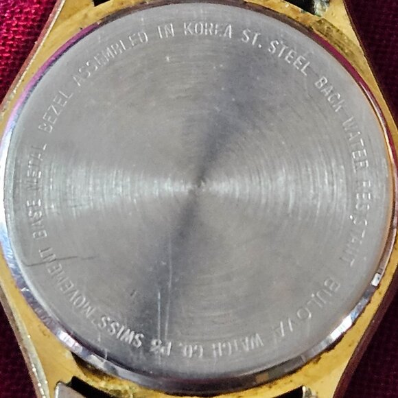 Vintage Caravelle by Bulova Quartz Watch – Gold Tone, Day-Date - Picture 10 of 15